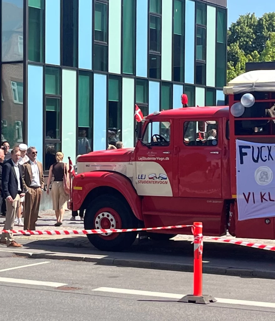 Kong Frederik ved studentervogn
