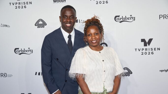 Melvin Kakooza med sin mor